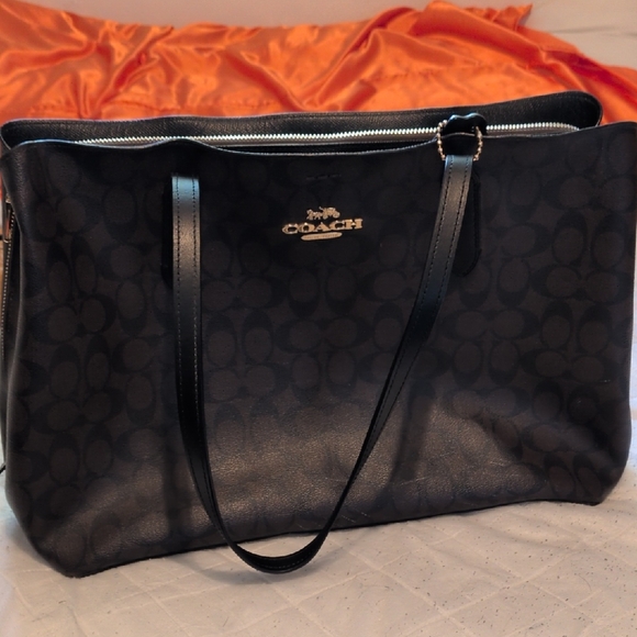 Authentic Coach Black Signature Tote with Leather Trim And Gold Hardware - Picture 1 of 12